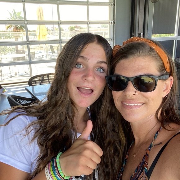 Meet your Posher, Tahra - Picture 2 of 5